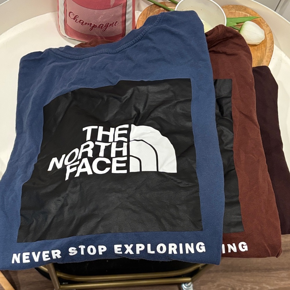 3 Long Sleeve North Face T-Shirts